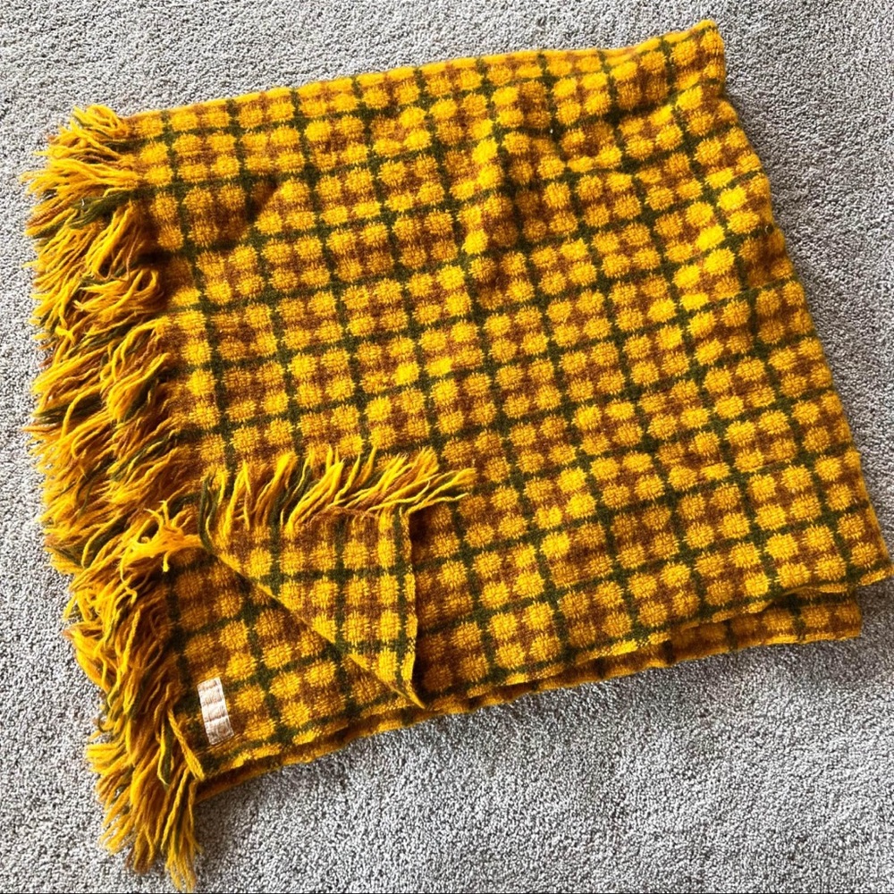 Pendleton - Vintage 1970s Gold & Green Blanket